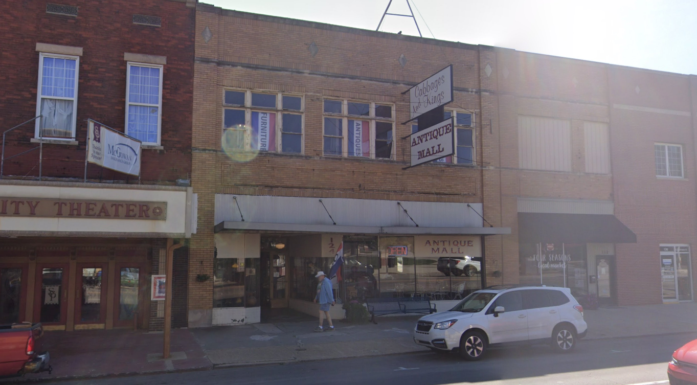 Cabbages & Kings Antique Mall photo 3