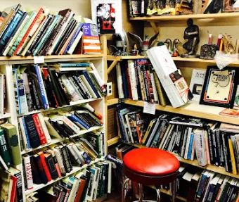 Cabbages & Kings Antique Mall photo 4