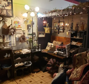 Cabbages & Kings Antique Mall photo 6