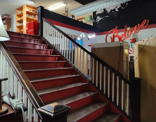 Cabbages & Kings Antique Mall photo 10