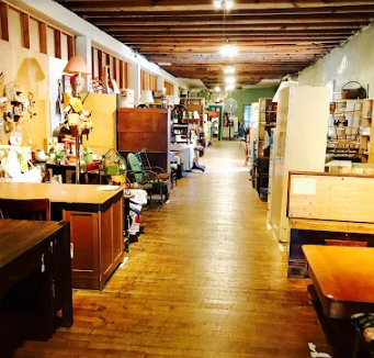 Cabbages & Kings Antique Mall photo 12